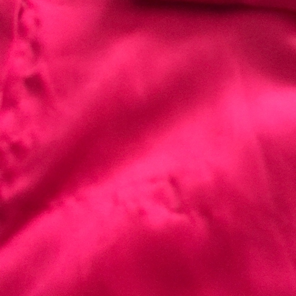 Red blouse - Picture 3 of 5